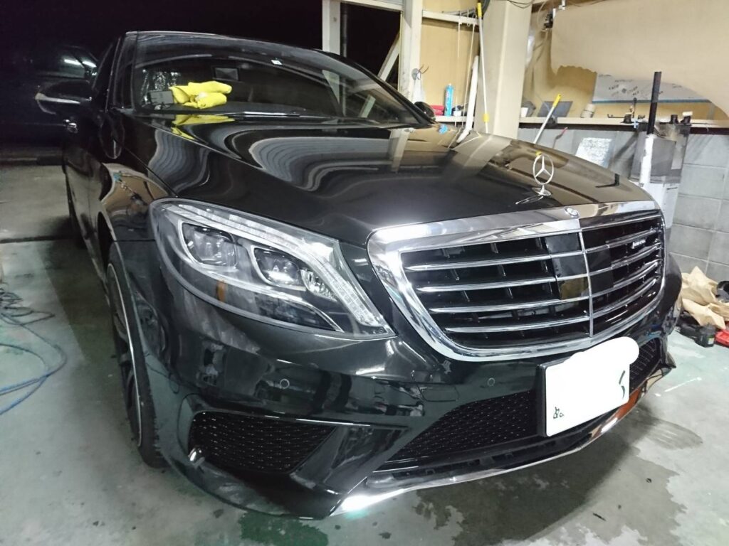 W222メルセデスベンツのカスタム(エアロパーツ取り付け交換、塗装)Fバンパーを社外バンパーに交換。大阪にある鈑金塗装ショップXERO