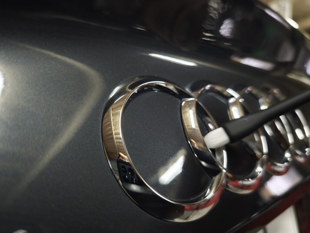 大阪和泉市の板金塗装・外車傷ヘコミ修理、カスタムショップXEROのアウディA3（８Y）作業写真