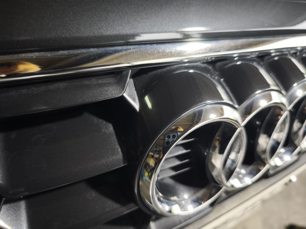 大阪でアウディやベンツ、ＢＭＷの板金塗装修理、保険修理をおこなうＸＥＲＯの傷修理とコーティング写真