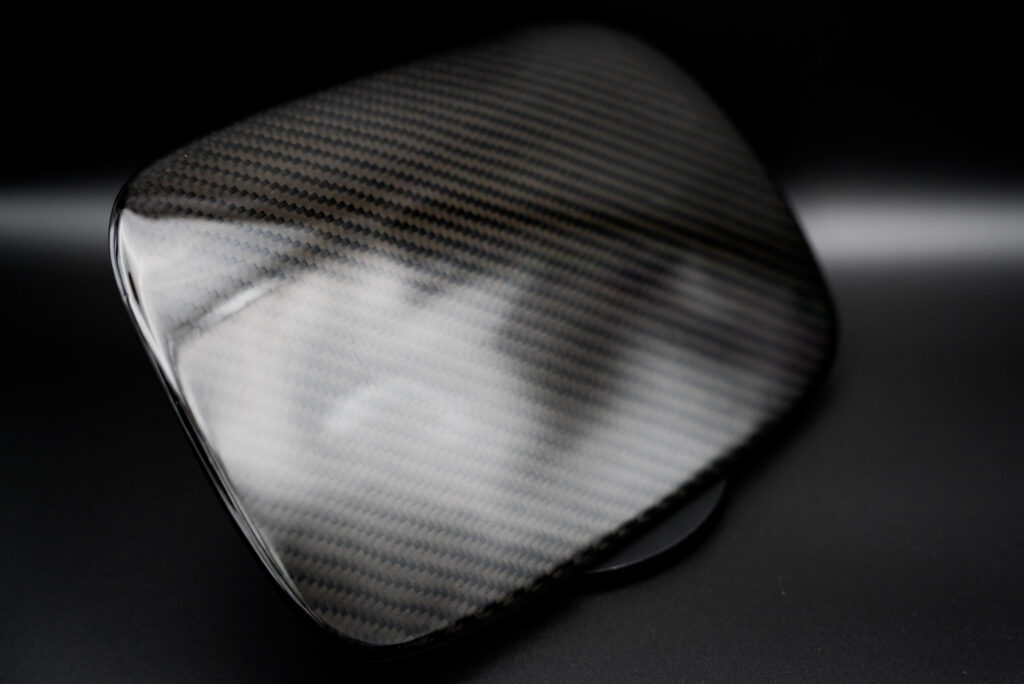 HondaのRZ系ZR-V用、エアロパーツの写真。給油口のフタにつけるカバーです。