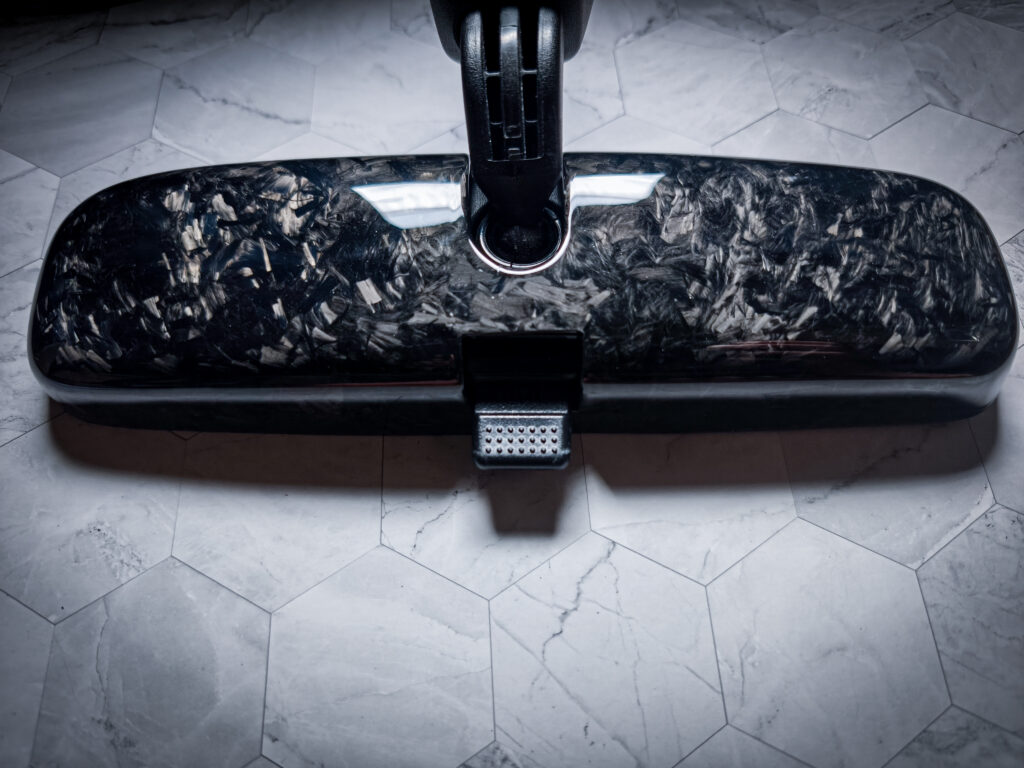 ホンダZR-Vのエアロパーツやカスタムパーツもこの画像のようなチョップドカーボンで製作可能です。